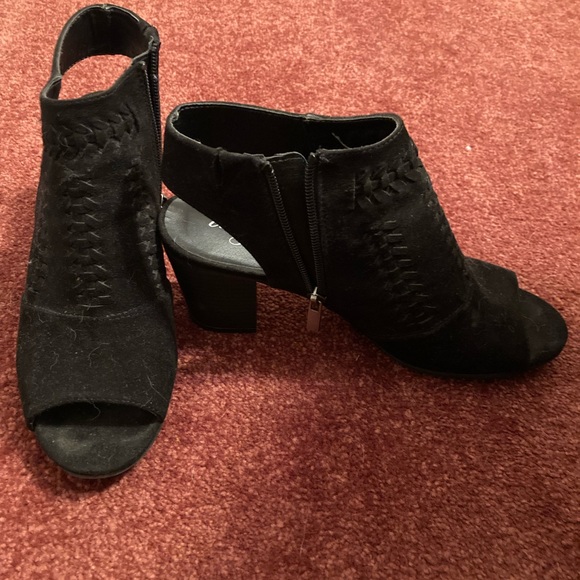 vintage 7 eight Shoes - Black Open Toed Heels